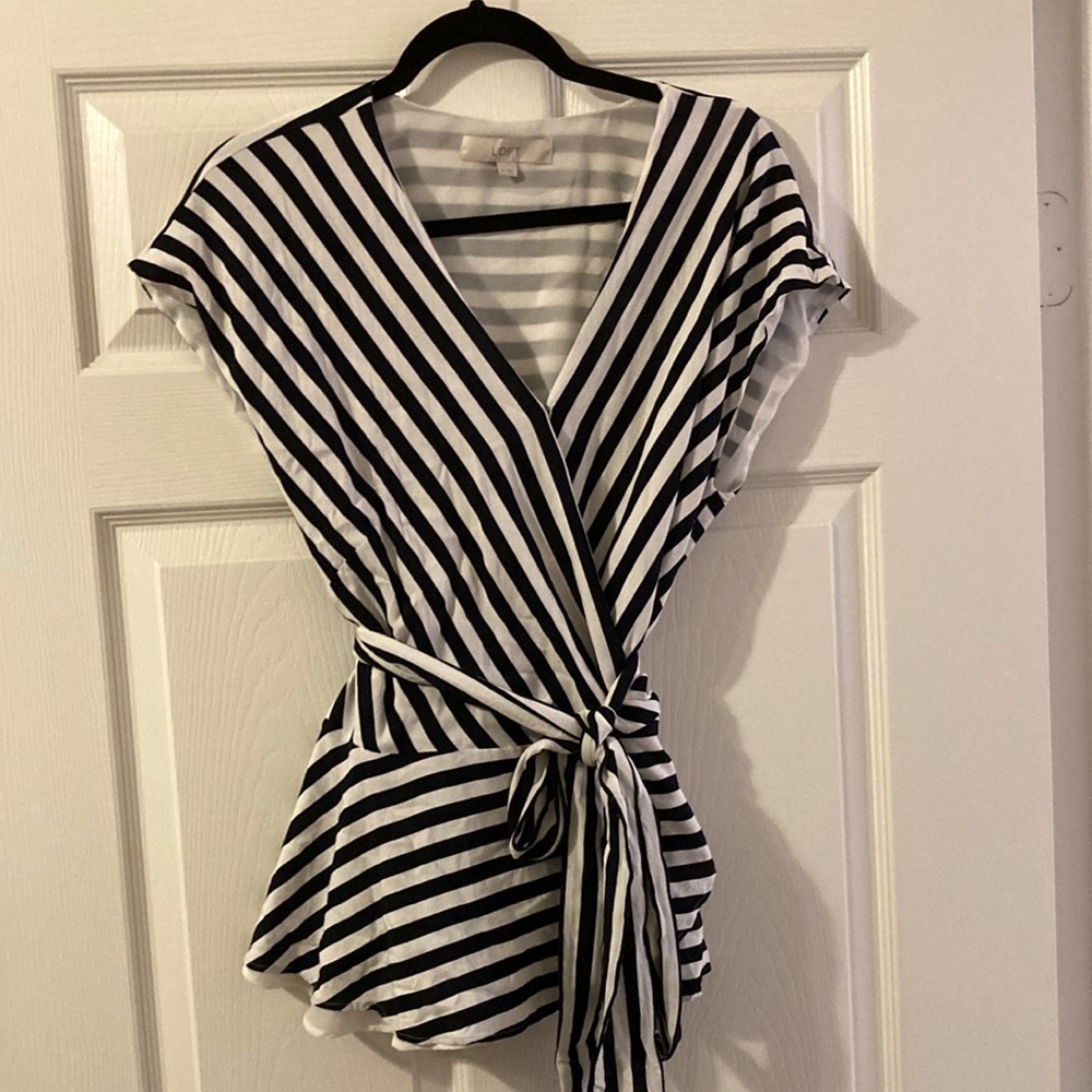 XL Black and White Stripe Loft Wrap Top. Peplum at the bottom.